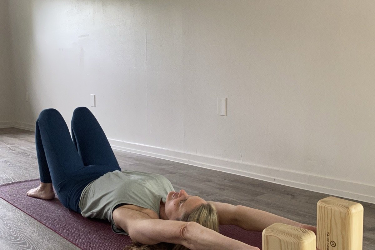 Blocks under shoulders